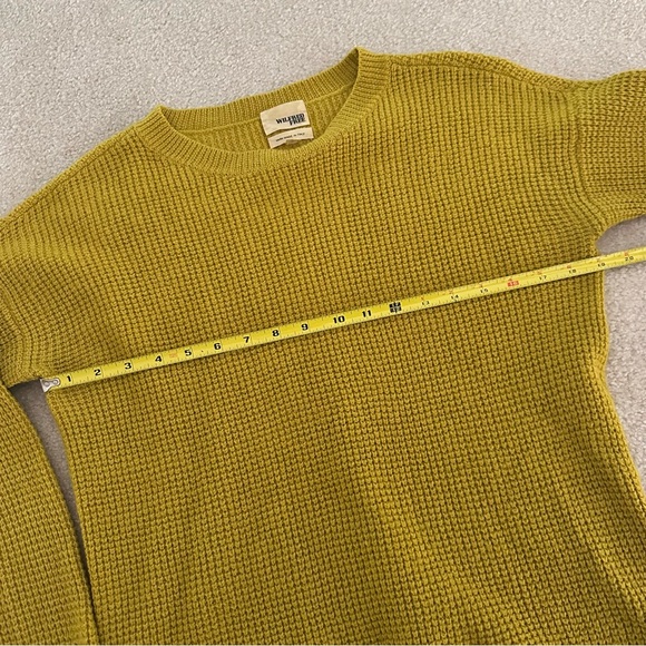 WILFRED FREE Sz Medium 100% Wool Yellow Waffle Knit Chunky Crew Neck Sweater - Picture 6 of 8